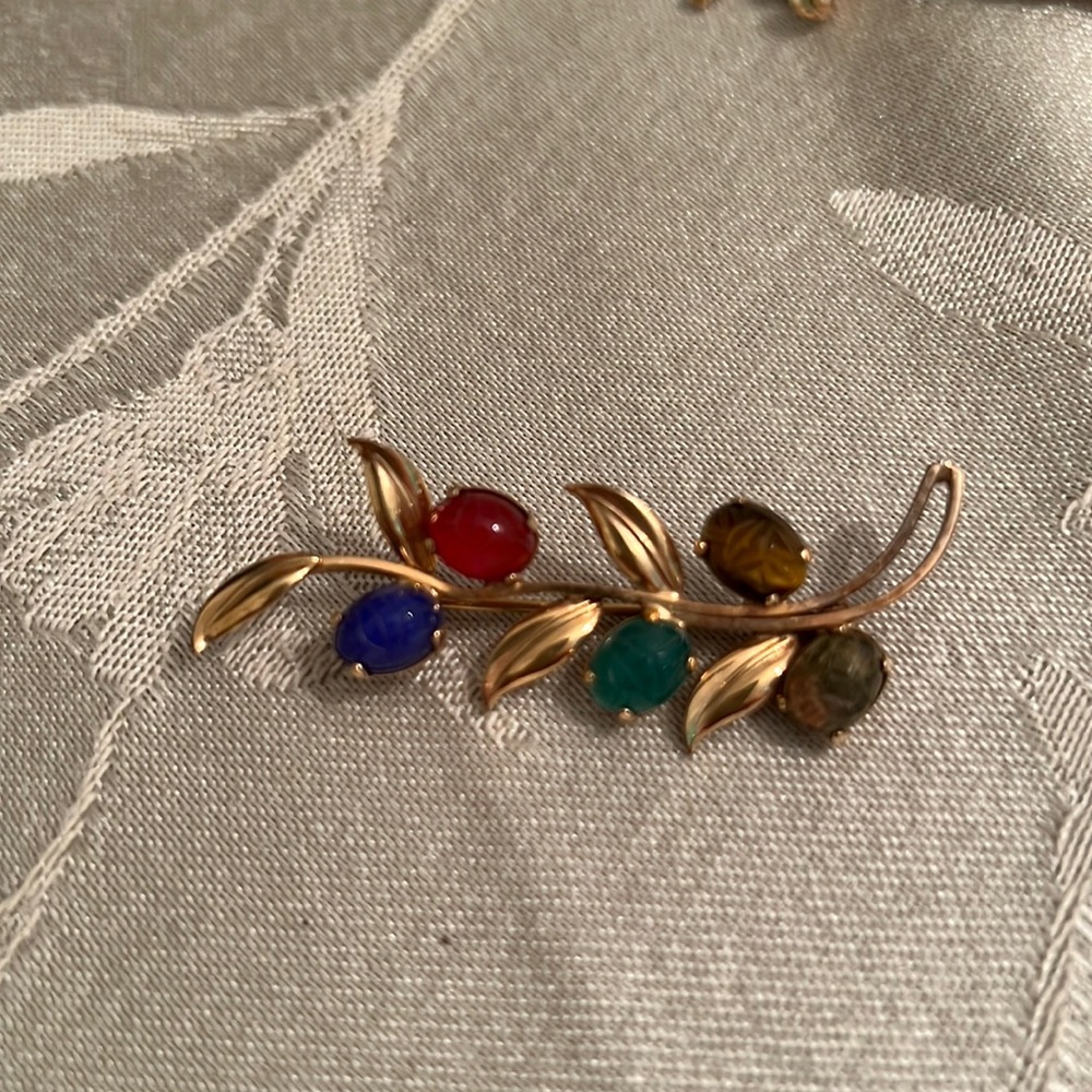 Vintage 12K Gold Filled Carved Scarab Leaf Pin Brooch
